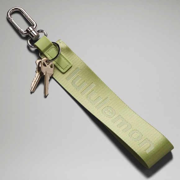 LULULEMON | Never Lost Keychain - Picture 2 of 7
